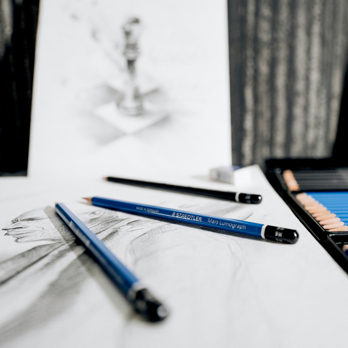 STAEDTLER Mars Lumograph drawing pencils in use
