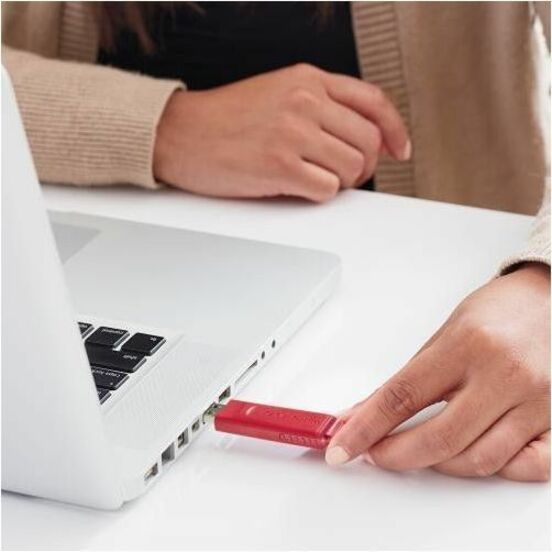 Verbatim 64GB Store 'n' Go USB Flash Drive - Red