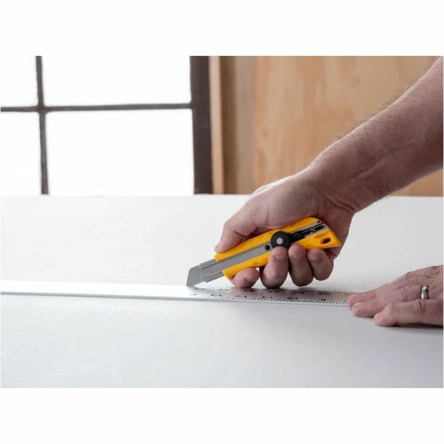Couteau utilitaire Olfa Classic robuste à verrouillage par cliquet, paquet de 4