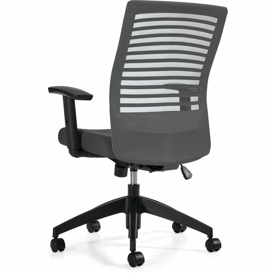 Chaise Elora Basics dossier en maille – Tissu Grand, dossier mi-hauteur, mécanisme synchrone