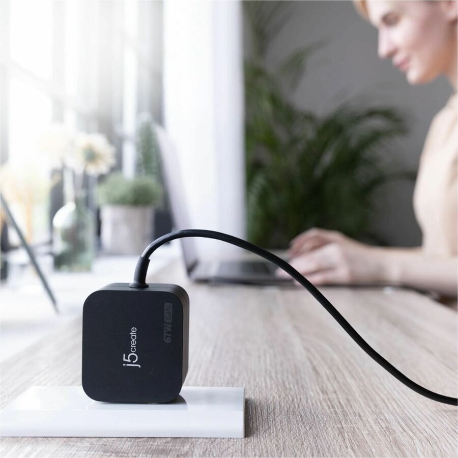 j5create JUP1565 67W USB-C GaN Wall Charger