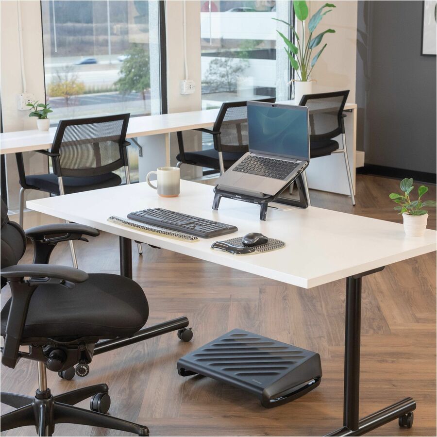 Fellowes PlushTouch Microban Mouse Pad Wrist Rest