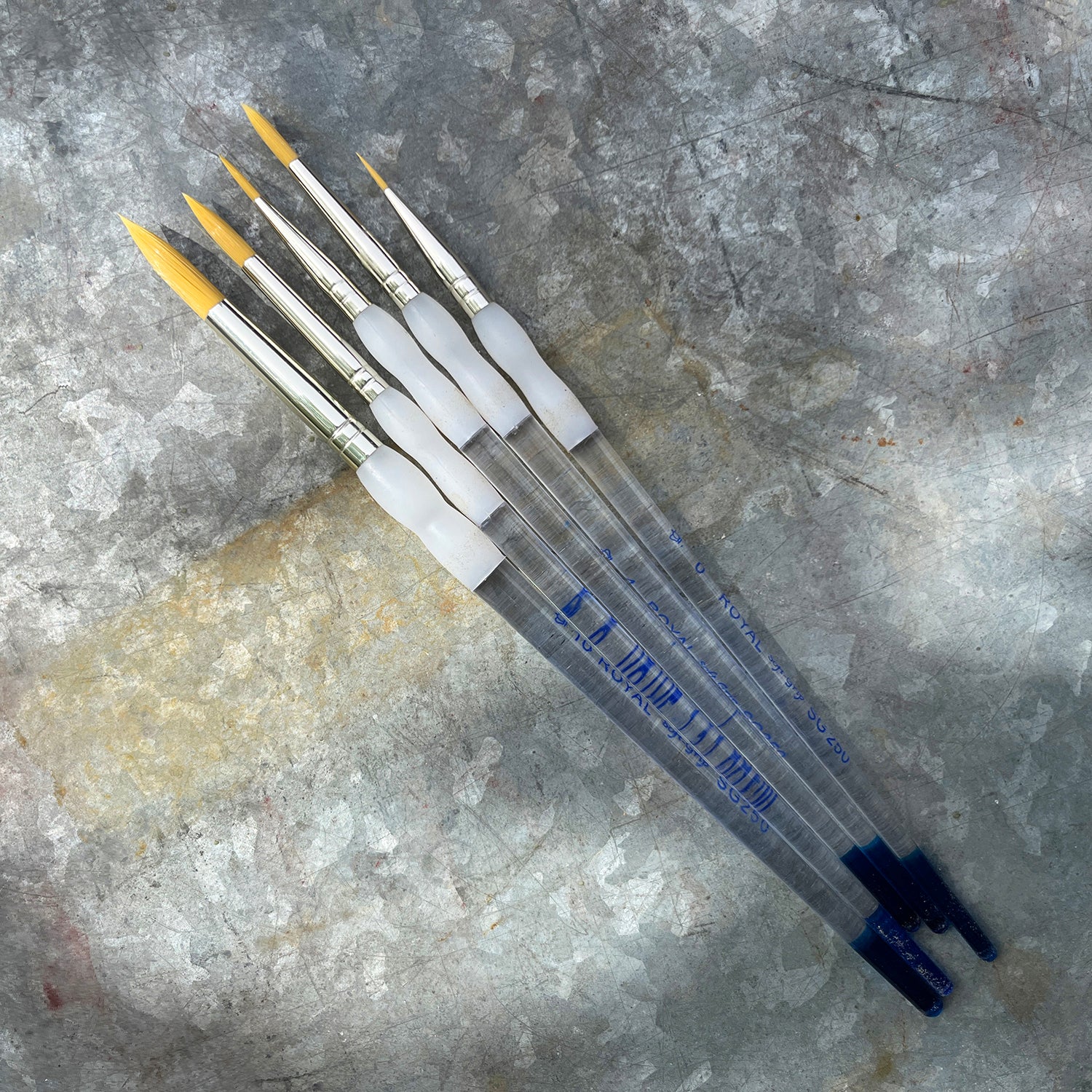 Lots économiques de 5 brosses à manche souple