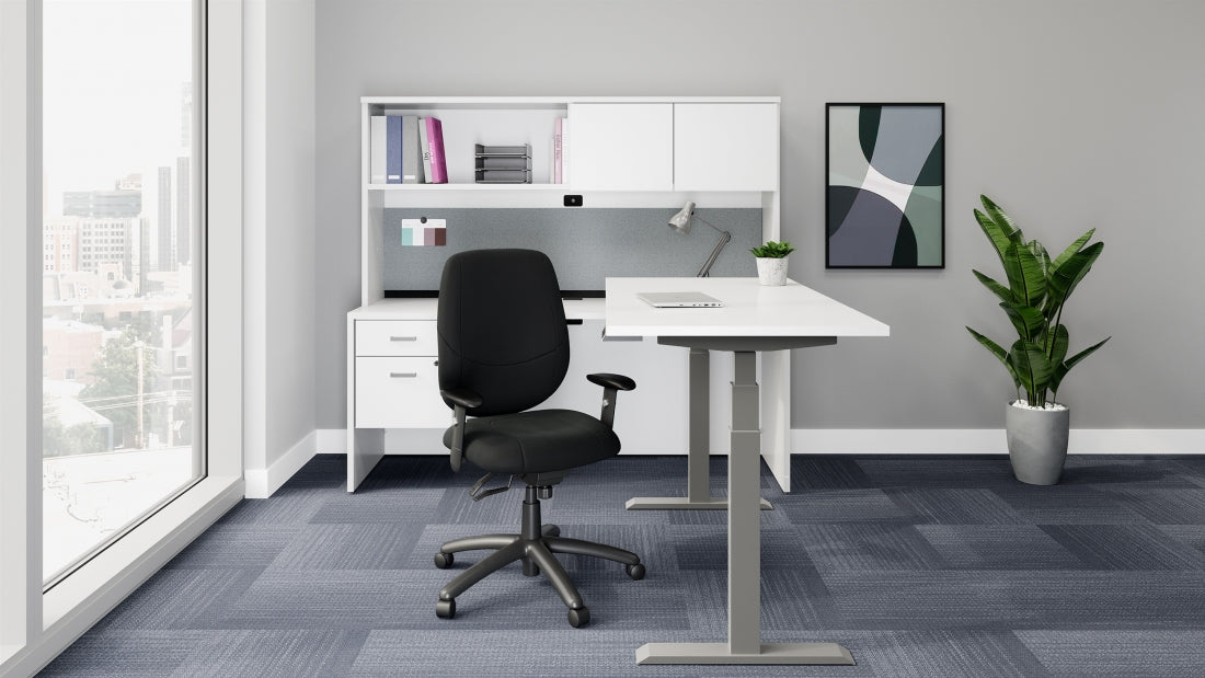 Six 31 Medium Back Operator Chair